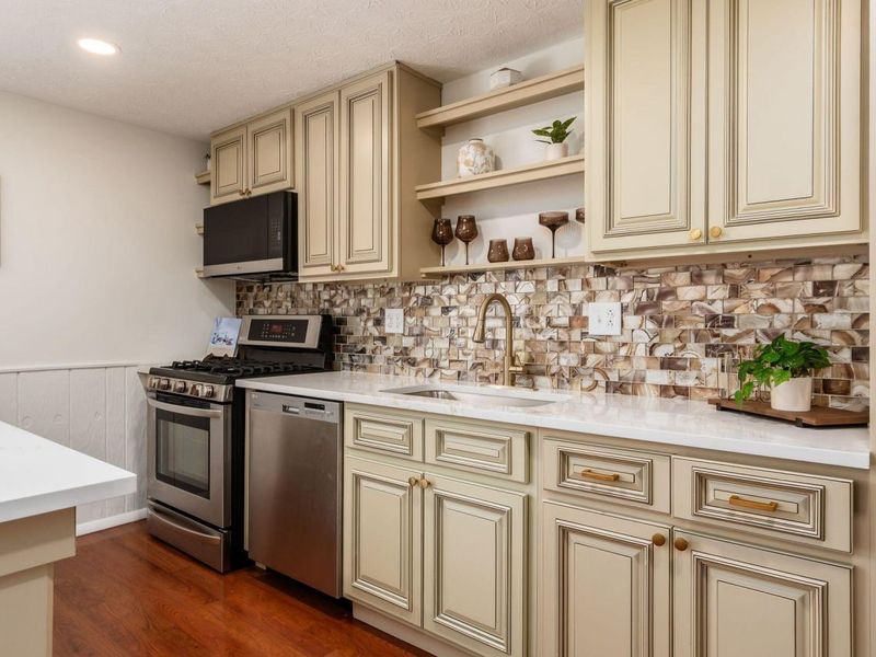 5301 Indianola Avenue, Columbus, OH 43214 Photo 4