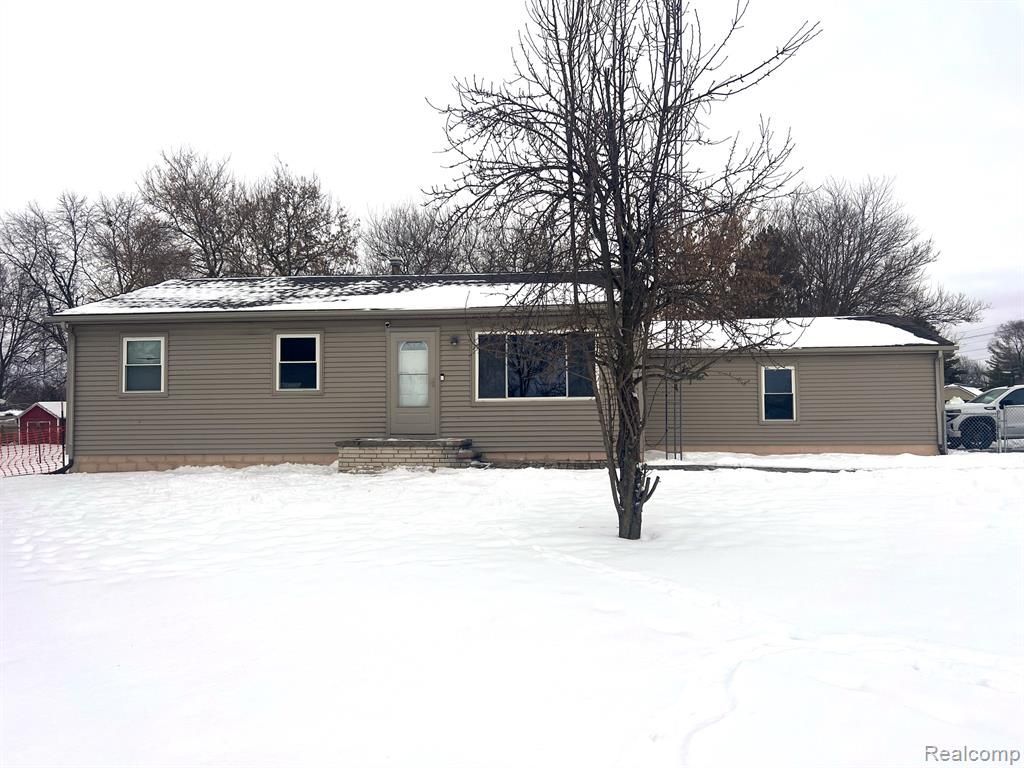 899 Oak Street, Lennon Vlg, MI 48449 Main Photo