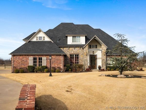 7160 Bluebird Court , Owasso, OK 74055