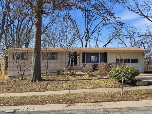 9938 Fair Lane Road, Lenexa, KS 66215