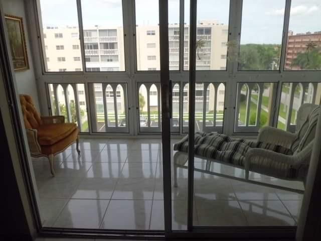 901 NE 14th Avenue, Unit 607, Hallandale Beach, FL 33009 Photo