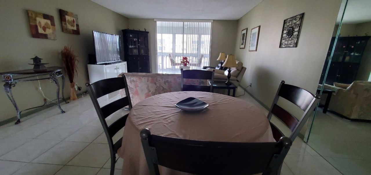 901 NE 14th Avenue, Unit 607, Hallandale Beach, FL 33009 Photo