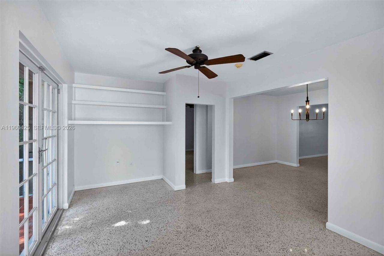 5210 SW 72nd St, Miami, FL 33143 Photo