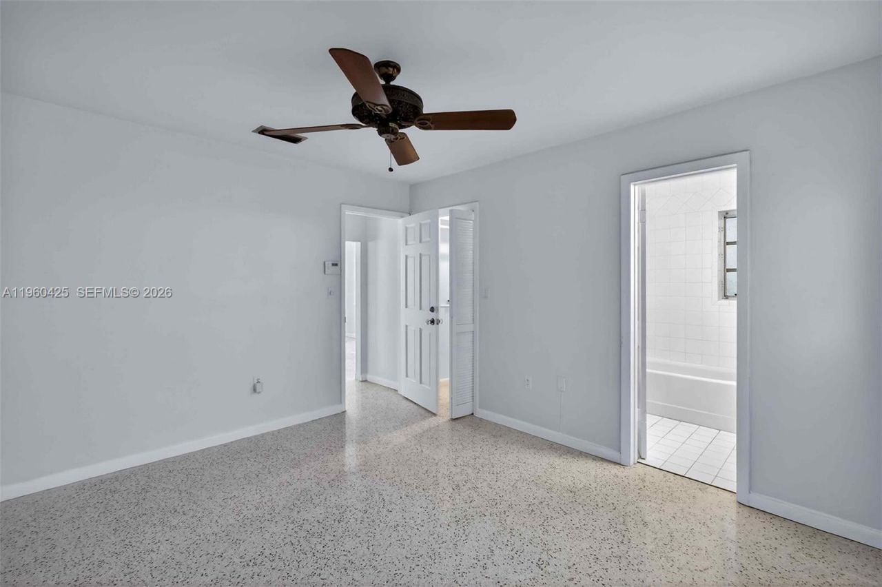 5210 SW 72nd St, Miami, FL 33143 Photo