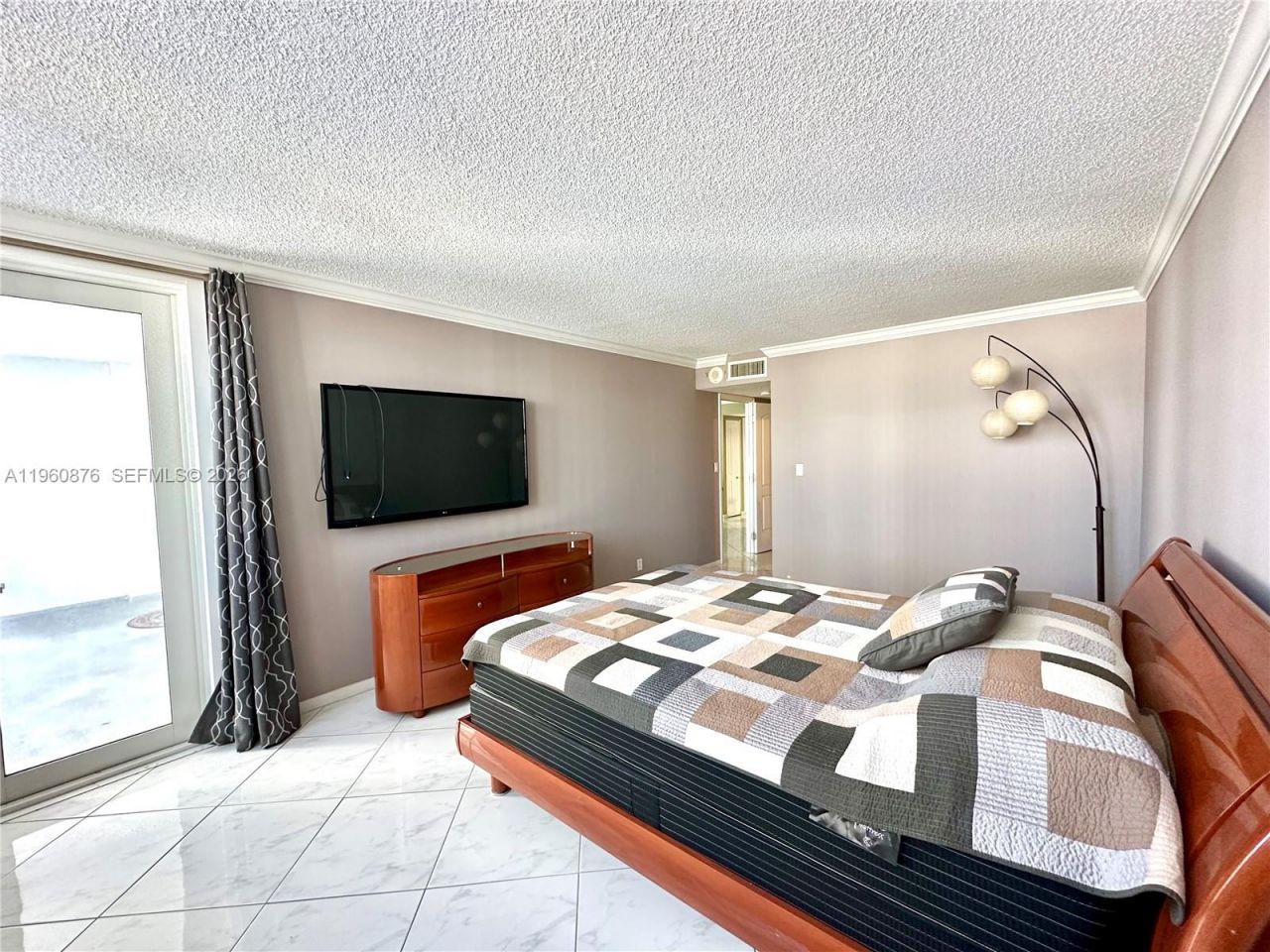 1904 S Ocean Dr, Unit 701, Hallandale Beach, FL 33009 Photo