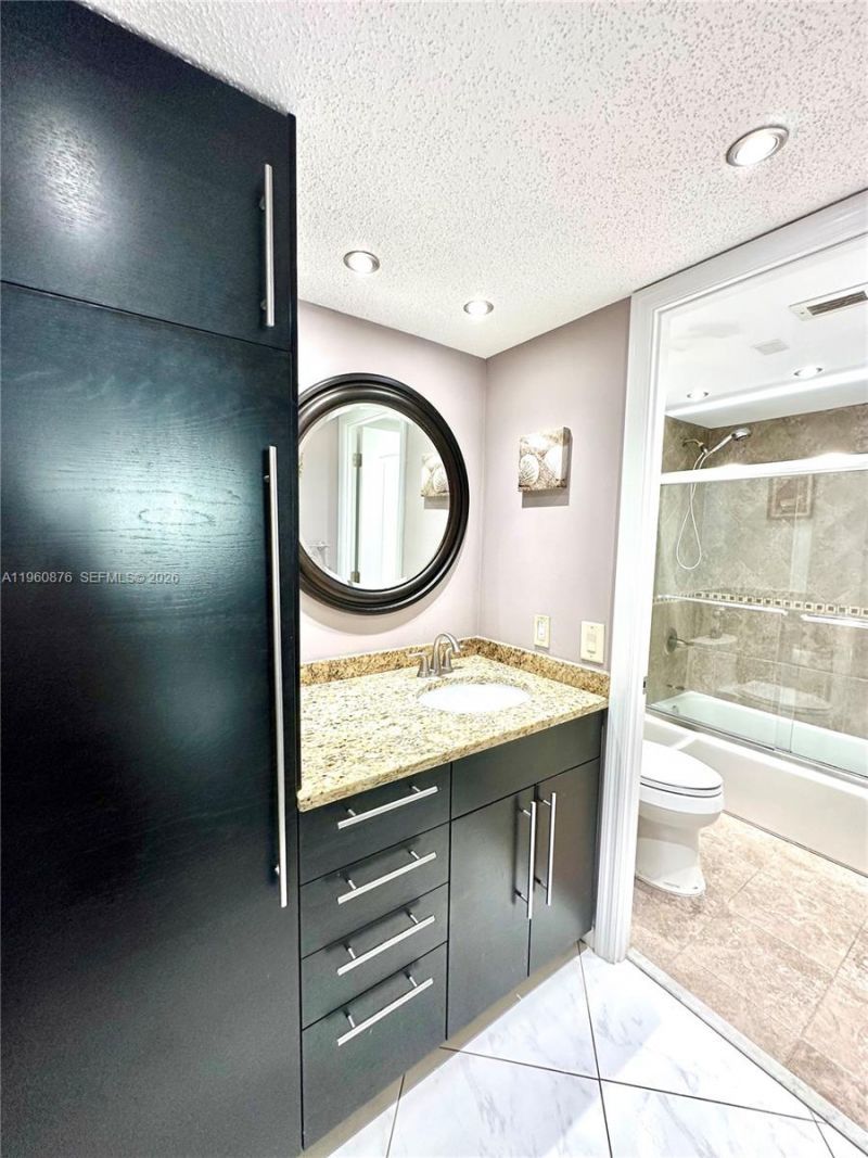 1904 S Ocean Dr, Unit 701, Hallandale Beach, FL 33009 Photo