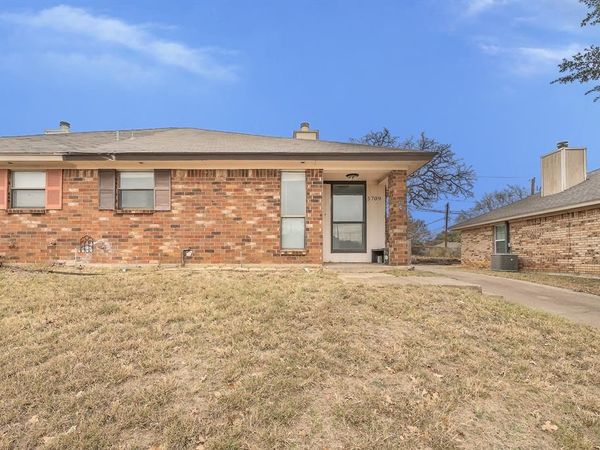 5709 Ranchogrande Drive, Arlington, TX 76017