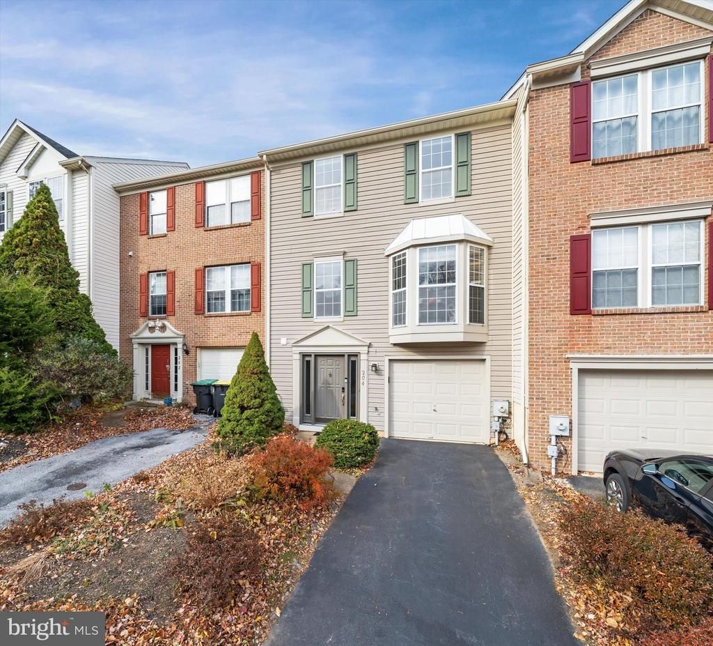 204 Barclay Drive, Hockessin, DE 19707 Main Photo