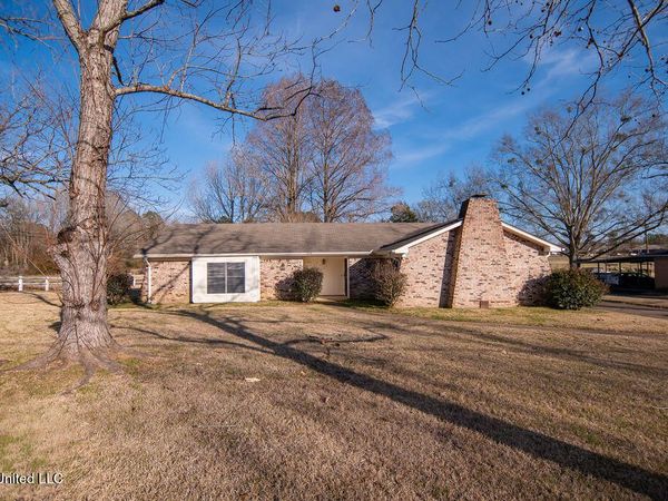 3864 S Siwell Road, Jackson, MS 39212
