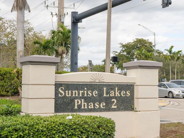 8285 Sunrise Lakes Boulevard, Unit 110, Sunrise, FL 33322