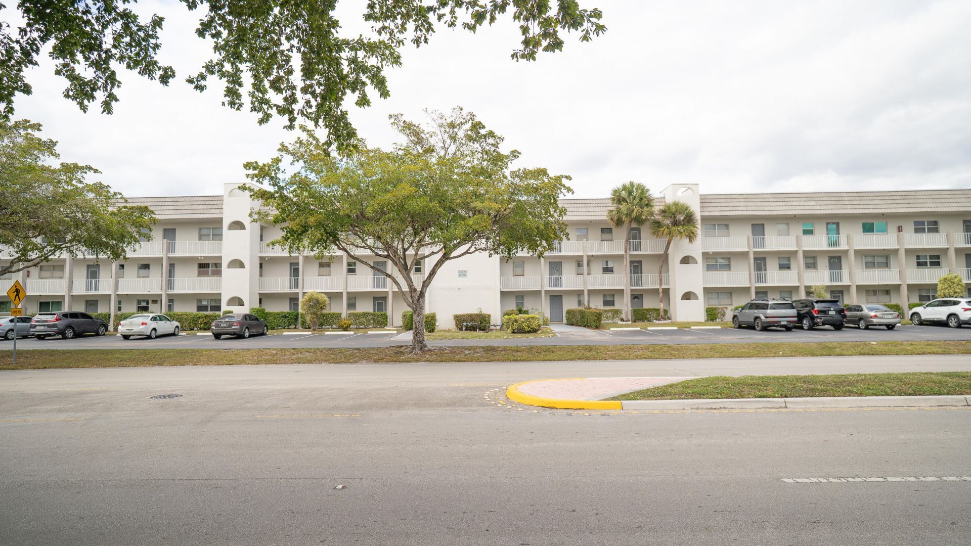 8285 Sunrise Lakes Boulevard, Unit 110, Sunrise, FL 33322 Photo