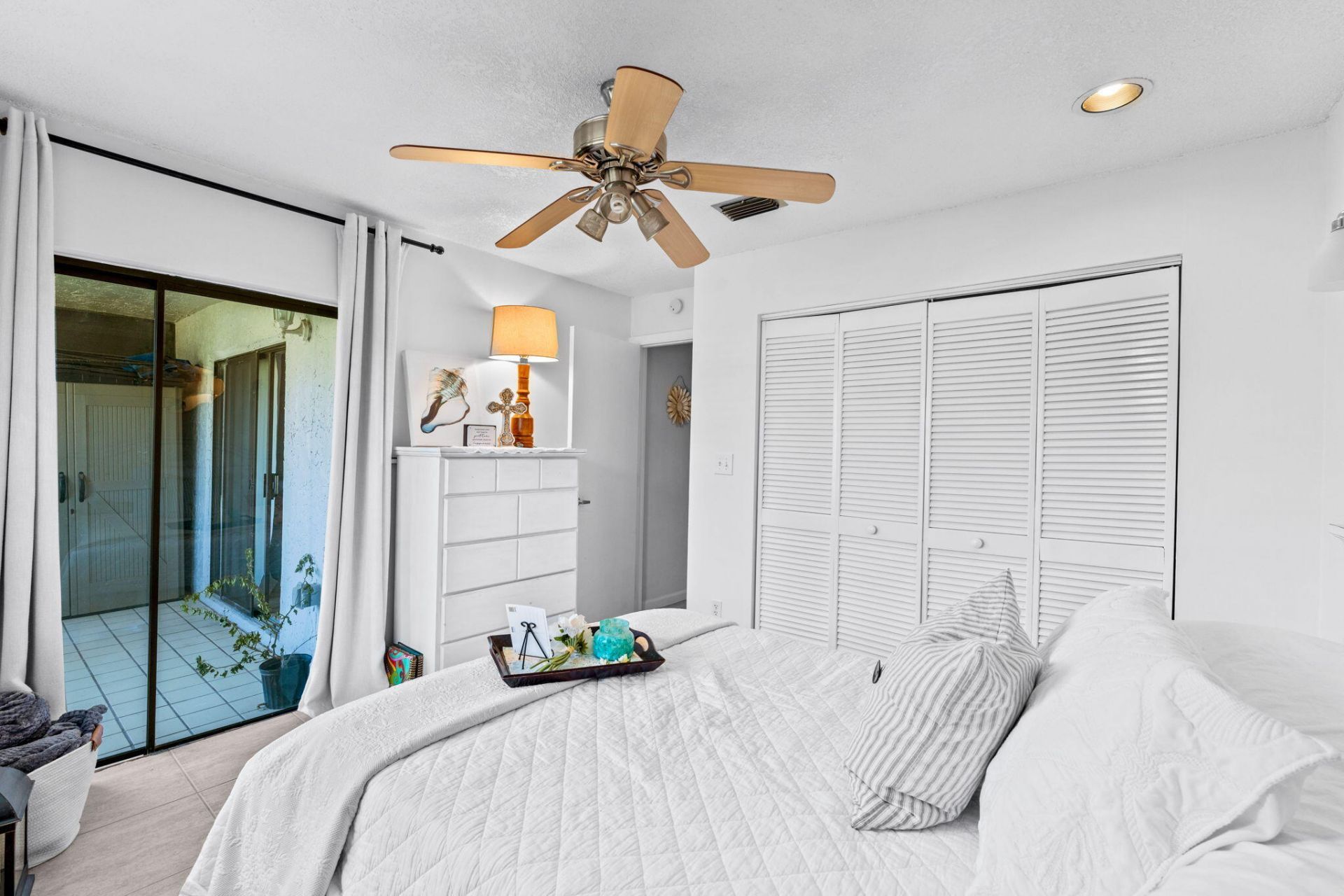 40 Seminole Court E, Royal Palm Beach, FL 33411 Photo