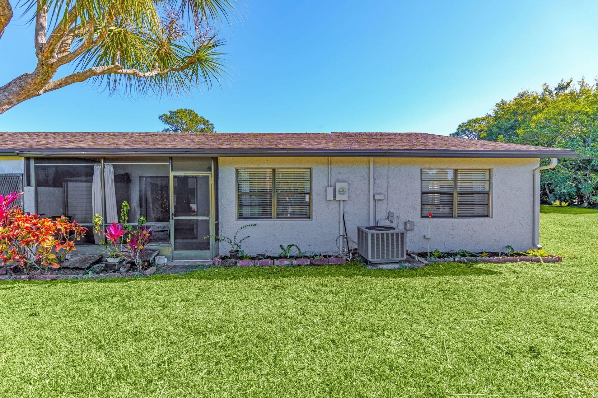 40 Seminole Court E, Royal Palm Beach, FL 33411 Photo