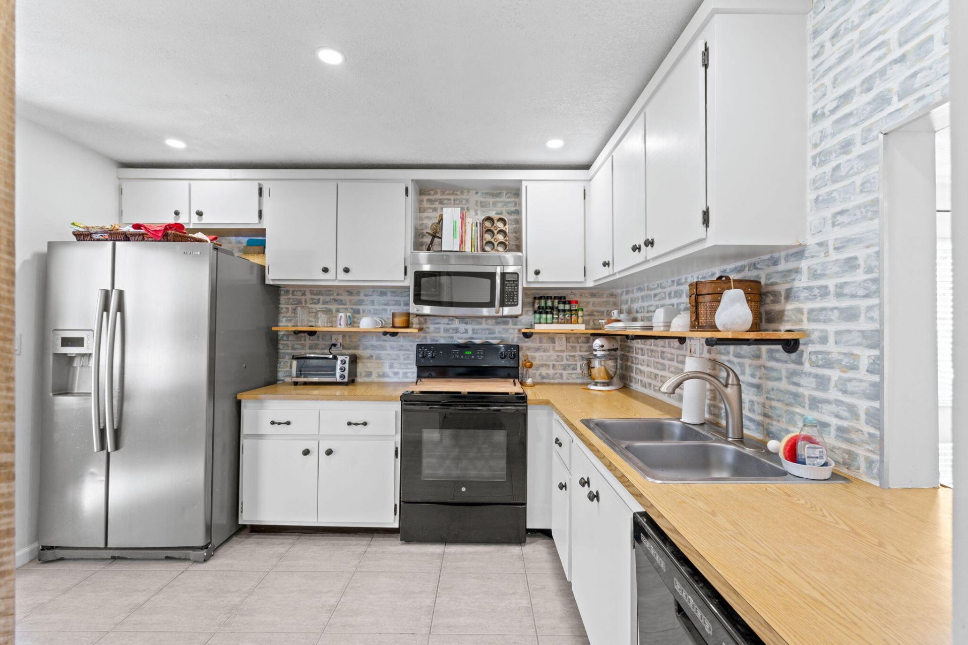 40 Seminole Court E, Royal Palm Beach, FL 33411 Photo