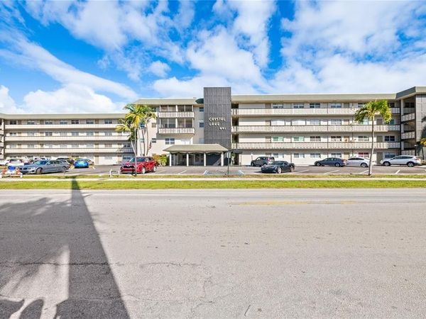 941 CRYSTAL LAKE DR, Unit 405, Pompano Beach, FL 33064