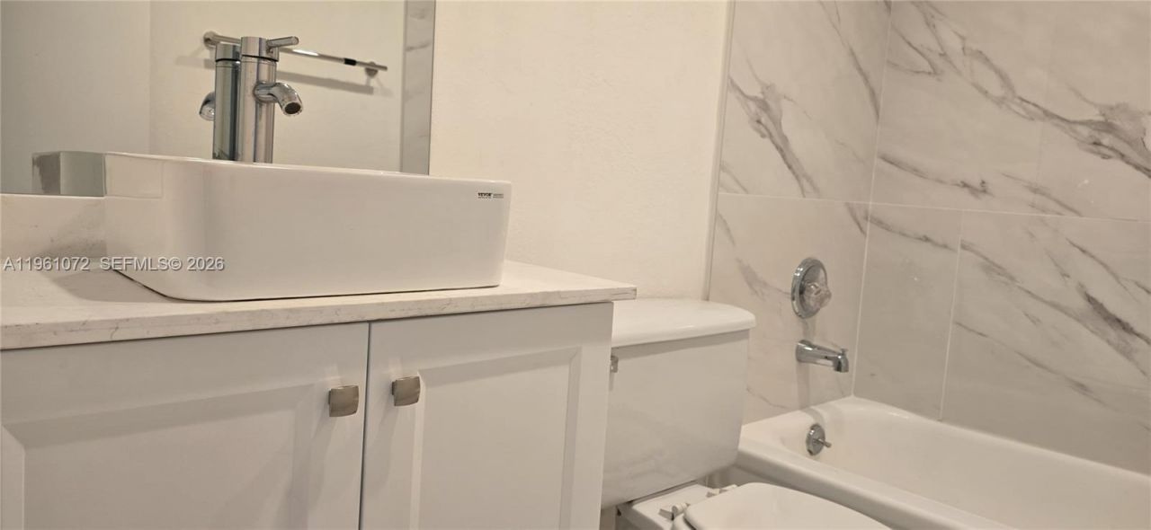 1200 Saint Charles Pl, Unit 207, Pembroke Pines, FL 33026 Photo