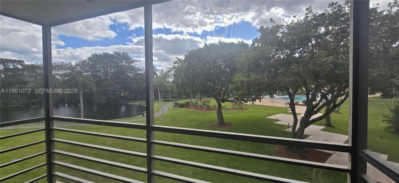 1200 Saint Charles Pl, Unit 207, Pembroke Pines, FL 33026 Photo