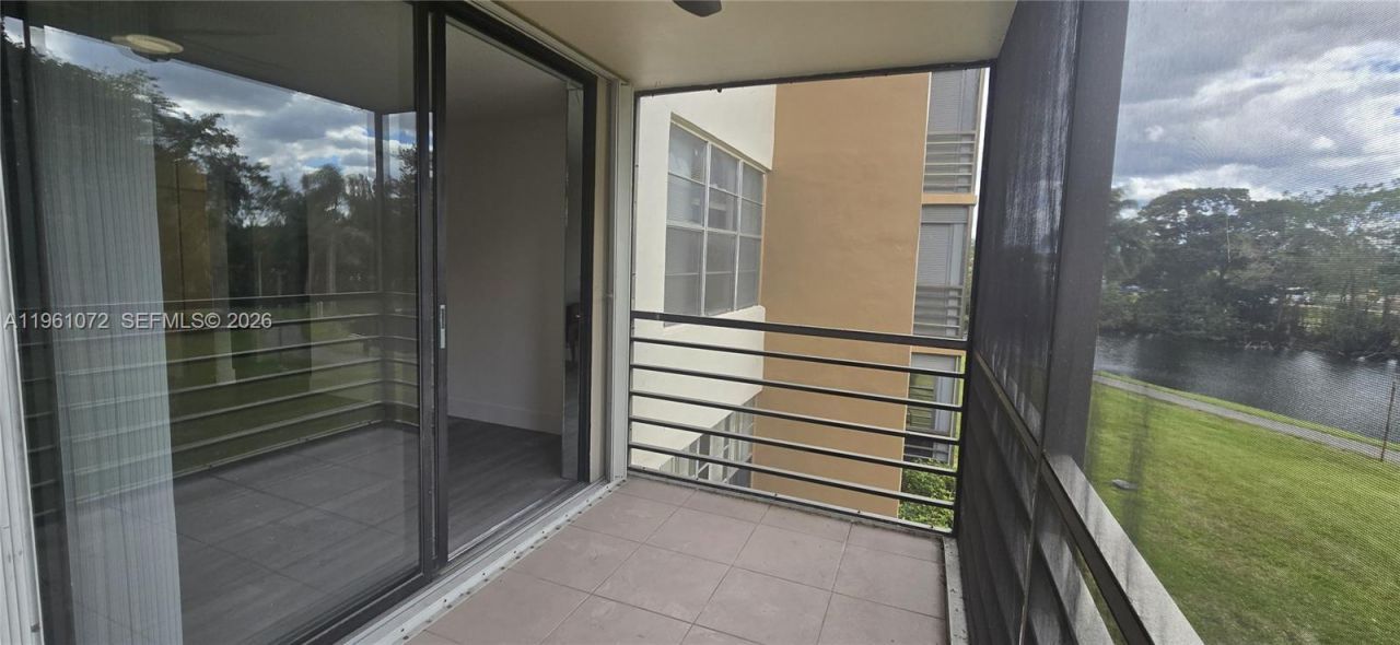 1200 Saint Charles Pl, Unit 207, Pembroke Pines, FL 33026 Photo