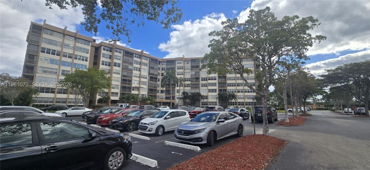 1200 Saint Charles Pl, Unit 207, Pembroke Pines, FL 33026 Photo