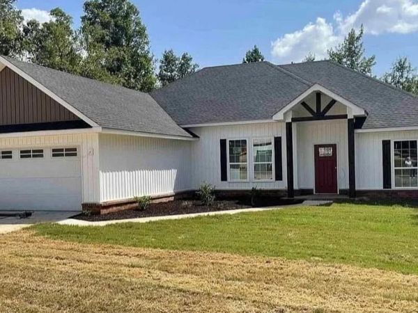 2096 Creekwood Circle, Bauxite, AR 72011