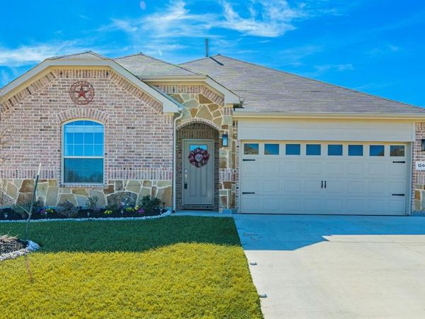 1240 Almond Road, Azle, TX 76020