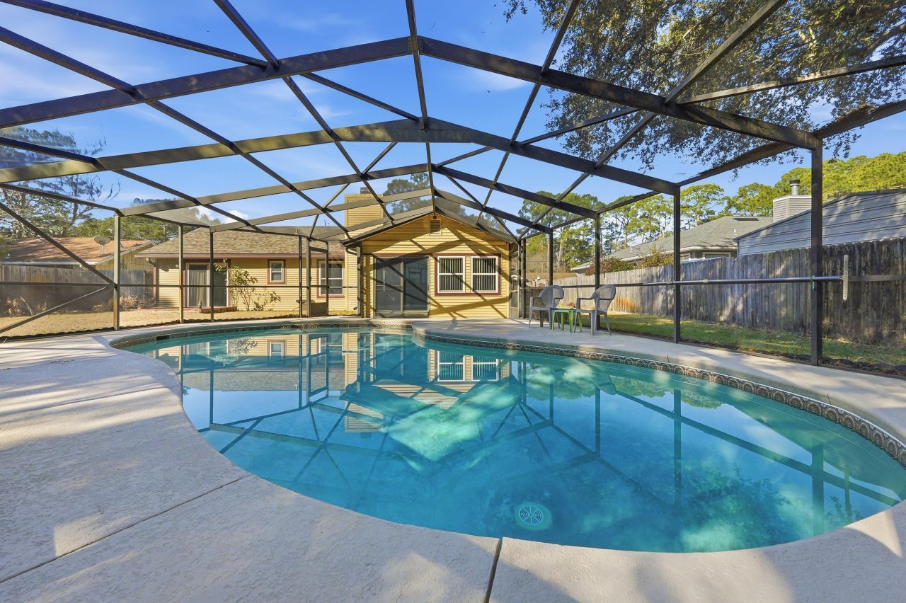 913 Nutmeg Avenue, Niceville, FL 32578 Main Photo