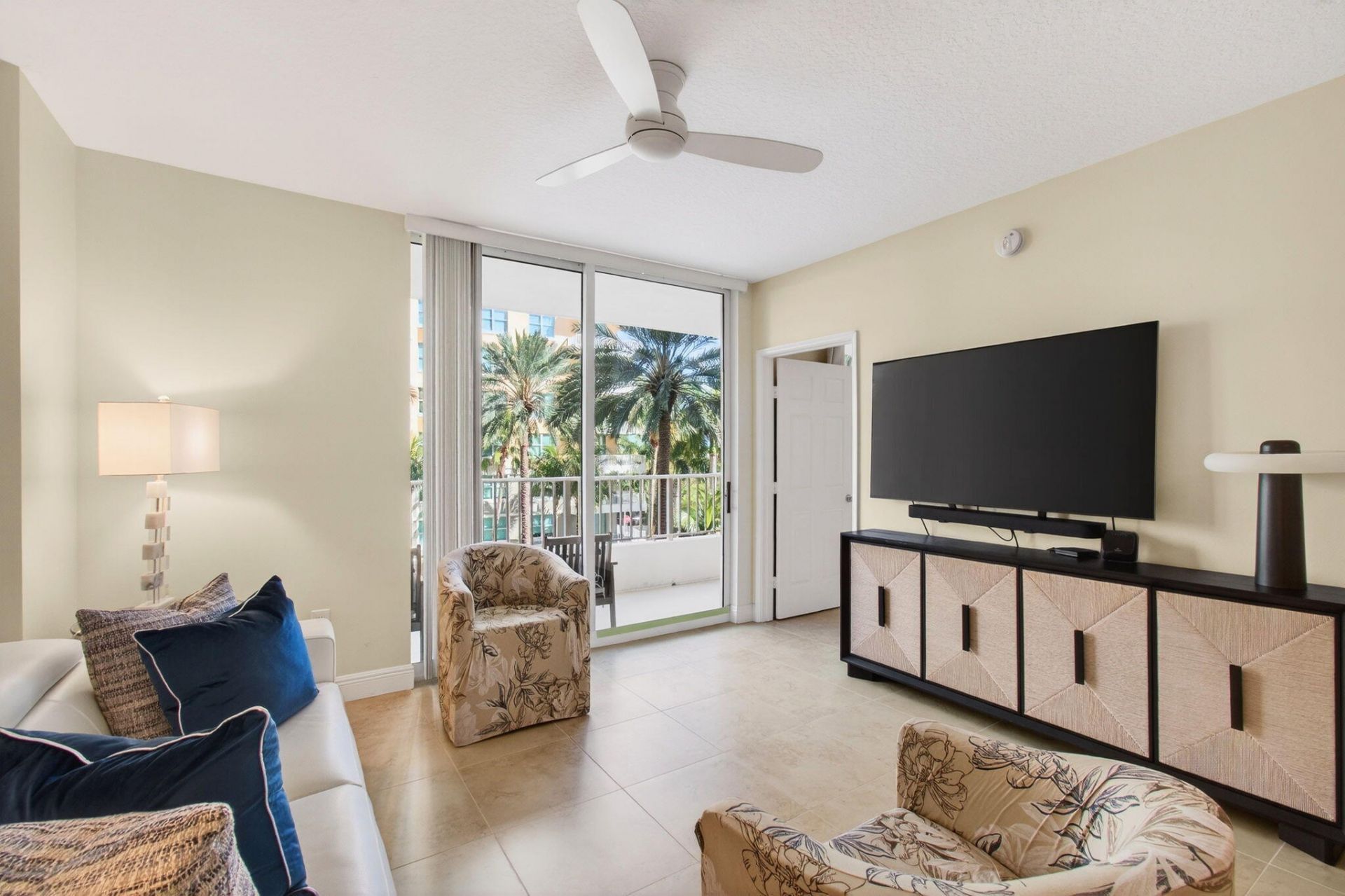 625 Casa Loma Boulevard, Unit 403, Boynton Beach, FL 33435 Photo