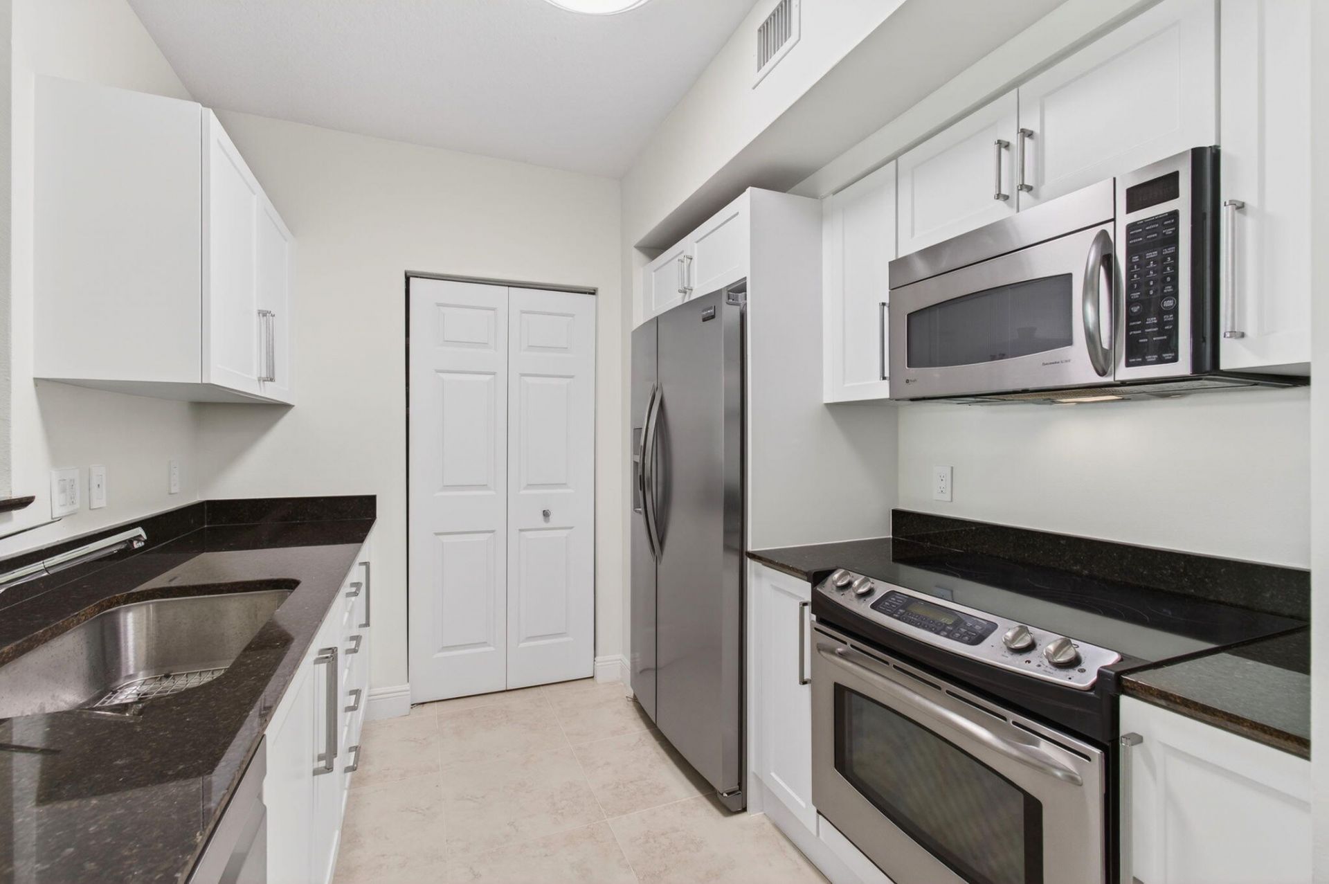 625 Casa Loma Boulevard, Unit 403, Boynton Beach, FL 33435 Photo