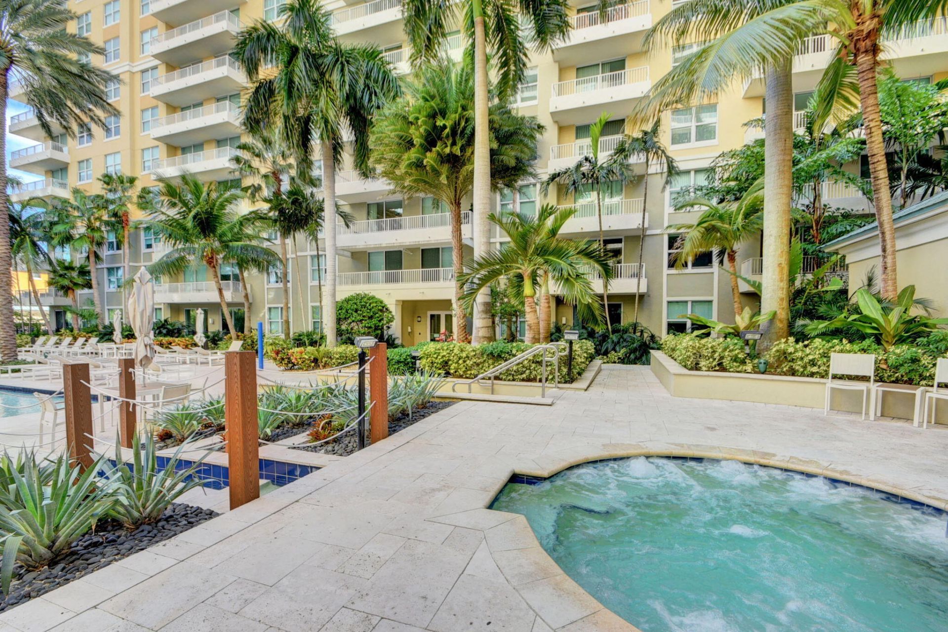 625 Casa Loma Boulevard, Unit 403, Boynton Beach, FL 33435 Photo