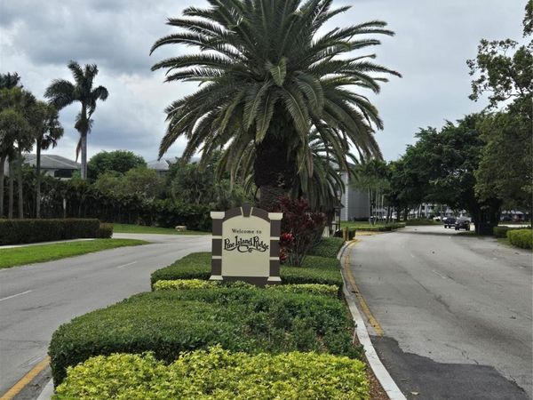 9531 Seagrape Drive, Unit 205, Davie, FL 33324