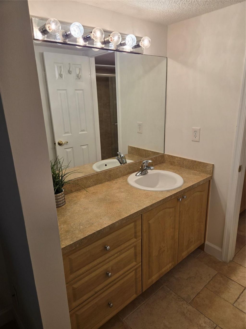 9531 Seagrape Drive, Unit 205, Davie, FL 33324 Photo