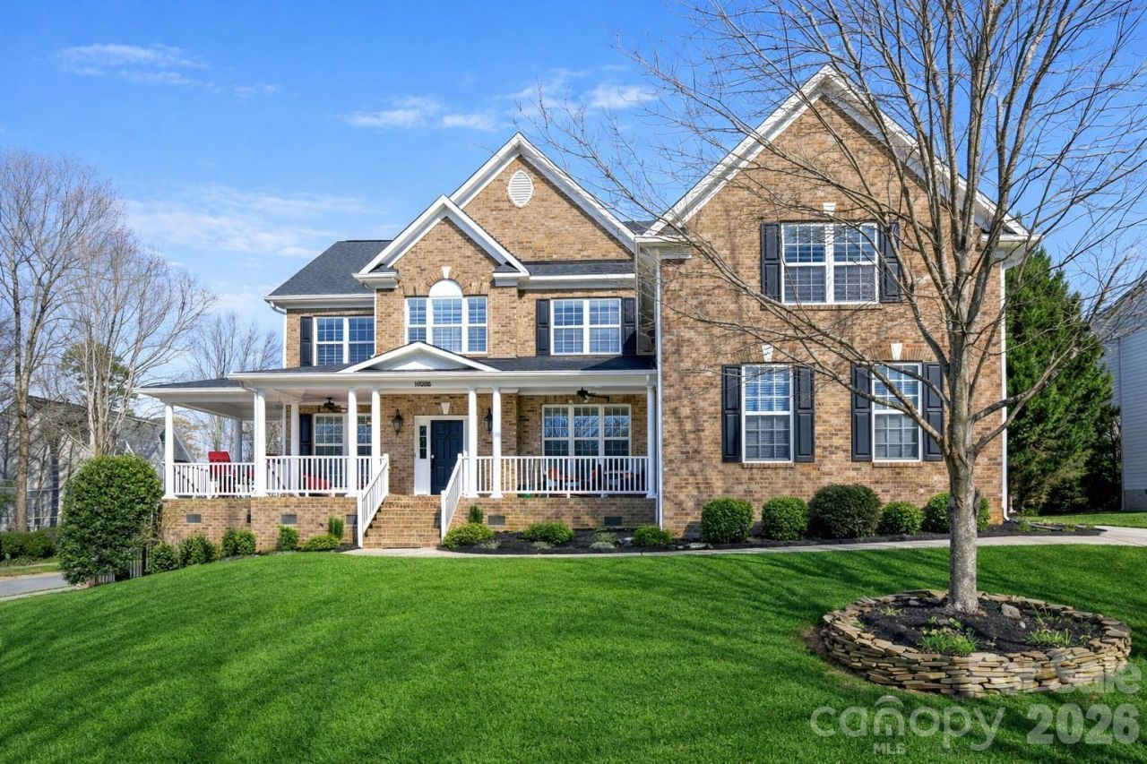 10205 Treetop Lane, Cornelius, NC 28031 Main Photo