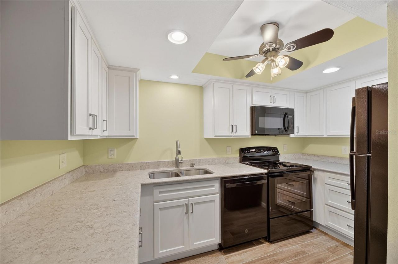 1028 Apollo Beach Boulevard, Unit 23, Apollo Beach, FL 33572 Photo