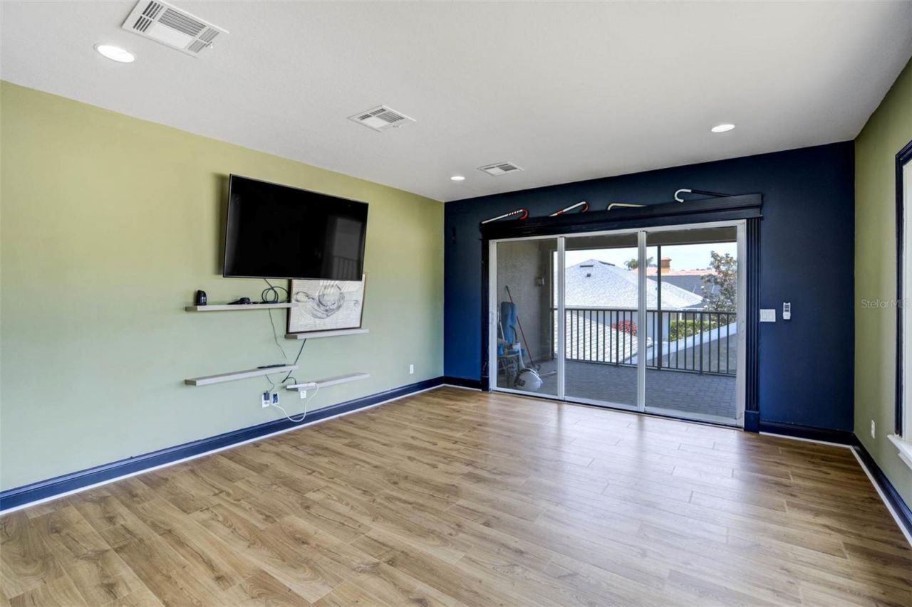 655 Whisper Woods Drive, Lakeland, FL 33813 Photo