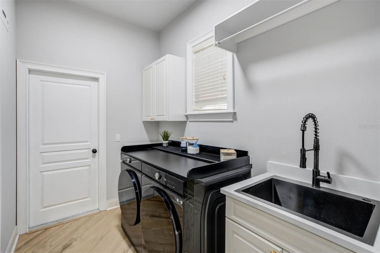 655 Whisper Woods Drive, Lakeland, FL 33813 Photo