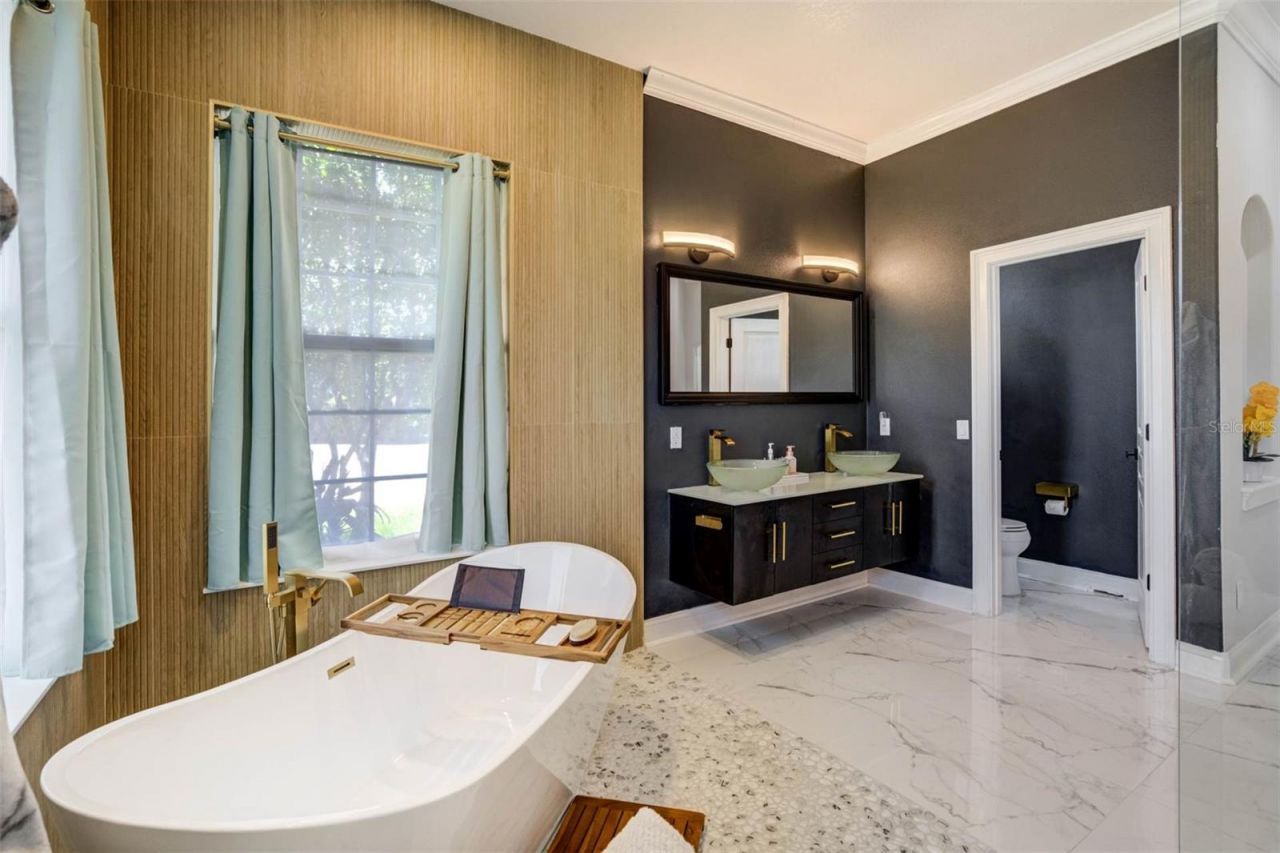 655 Whisper Woods Drive, Lakeland, FL 33813 Photo