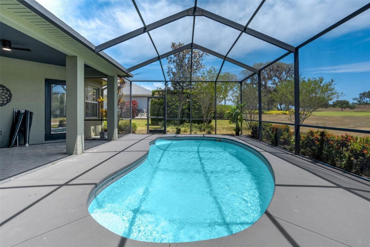 655 Whisper Woods Drive, Lakeland, FL 33813 Photo