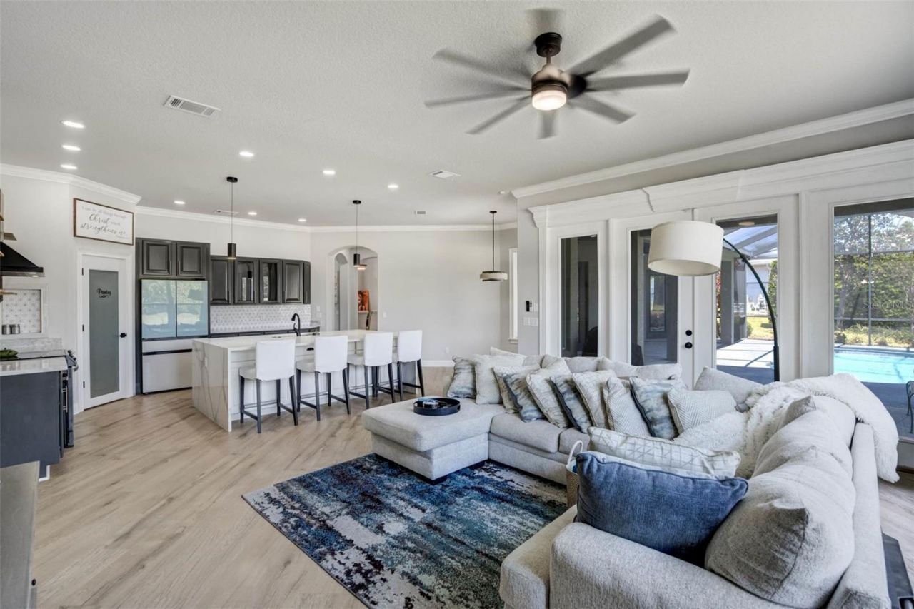 655 Whisper Woods Drive, Lakeland, FL 33813 Photo