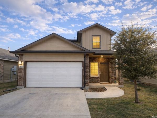 177 Middle Green loop, Floresville, TX 78114