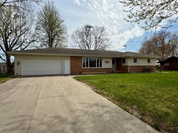 417 S Fairview Drive, Luverne, MN 56156