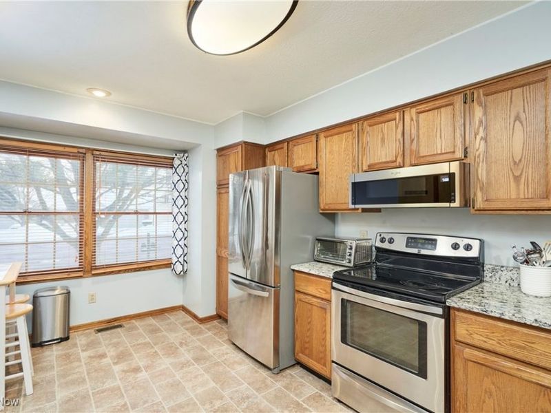 5161 Westwind Circle NW, North Canton, OH 44720 Photo 3