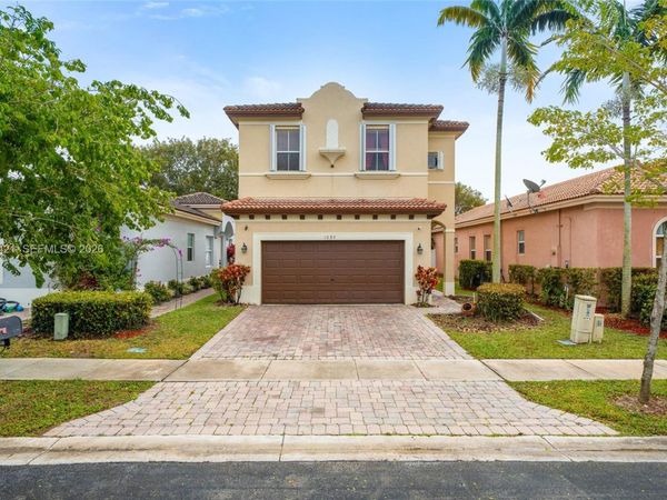 1097 NE 40th Rd , Homestead, FL 33033