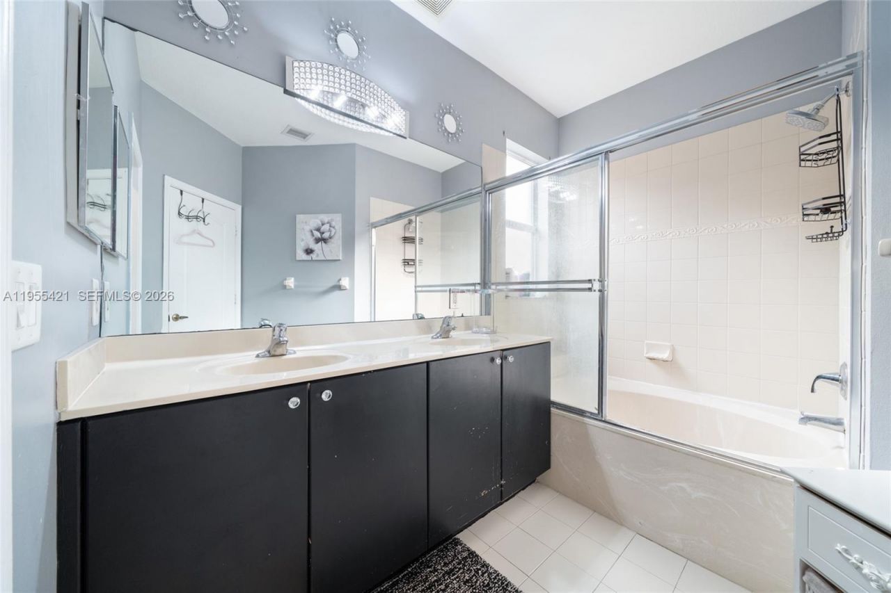 1097 NE 40th Rd , Homestead, FL 33033 Photo