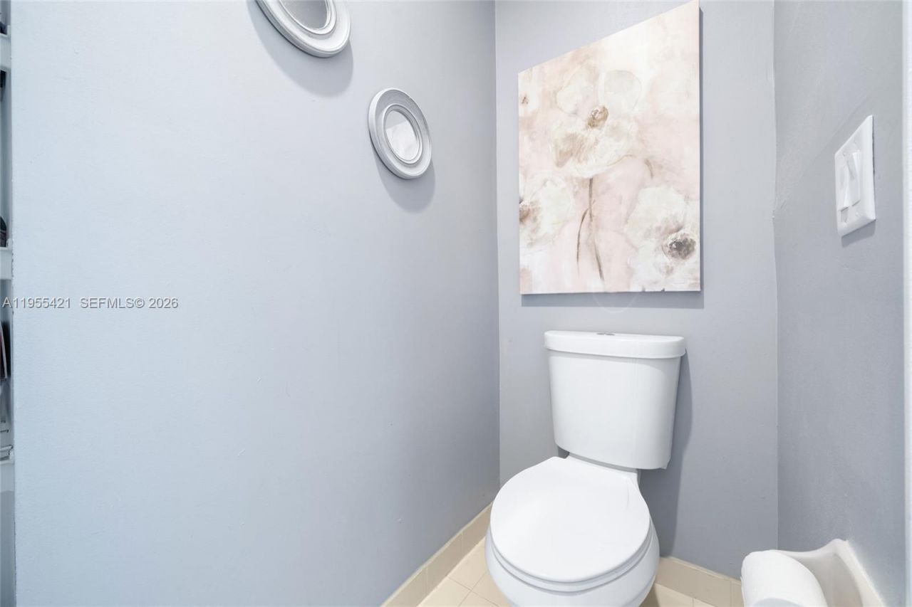 1097 NE 40th Rd , Homestead, FL 33033 Photo