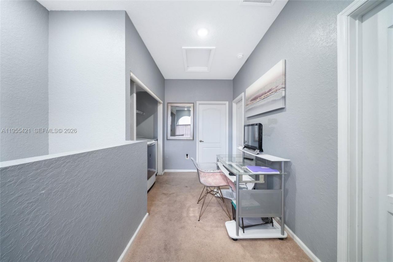1097 NE 40th Rd, Homestead, FL 33033 Photo