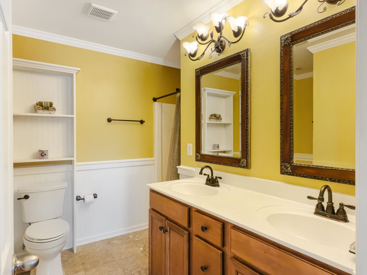 408 Lakewind Drive Photo 14