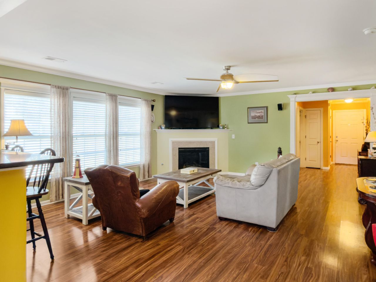 408 Lakewind Drive Photo 19