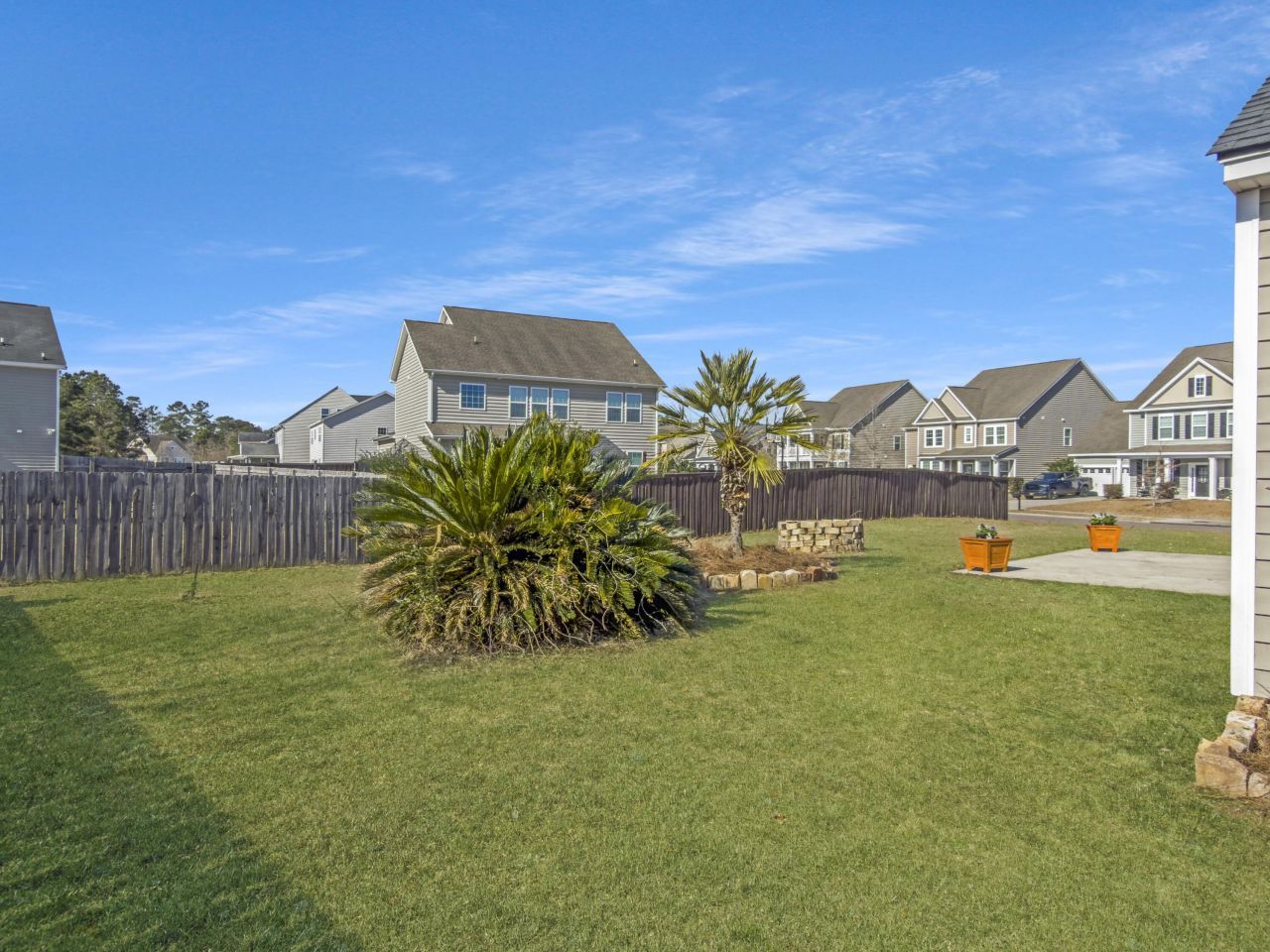 408 Lakewind Drive Photo 22