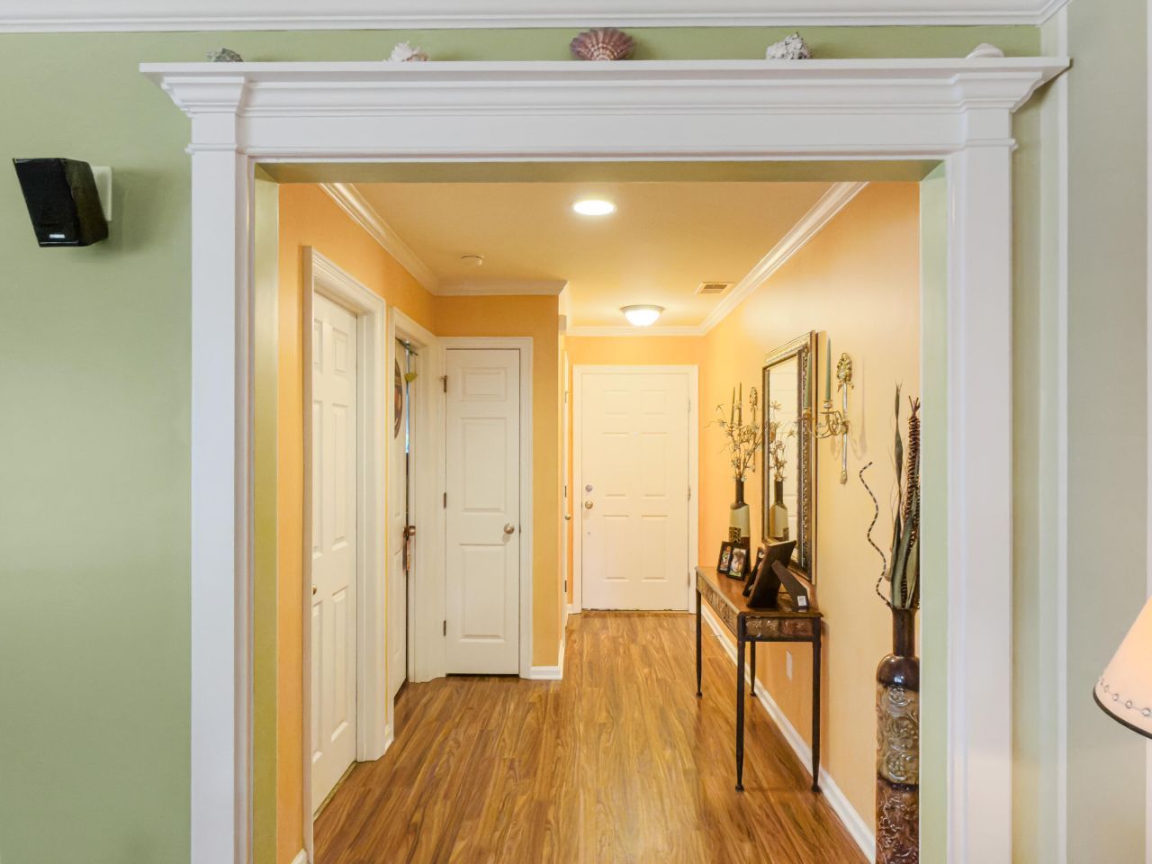 408 Lakewind Drive Photo 4