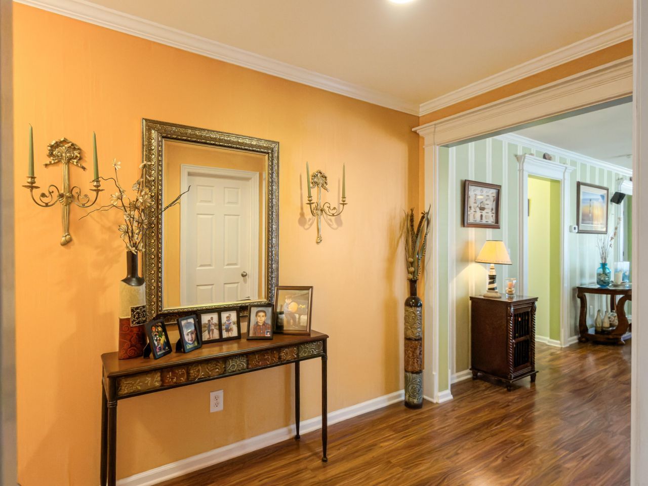 408 Lakewind Drive Photo 5